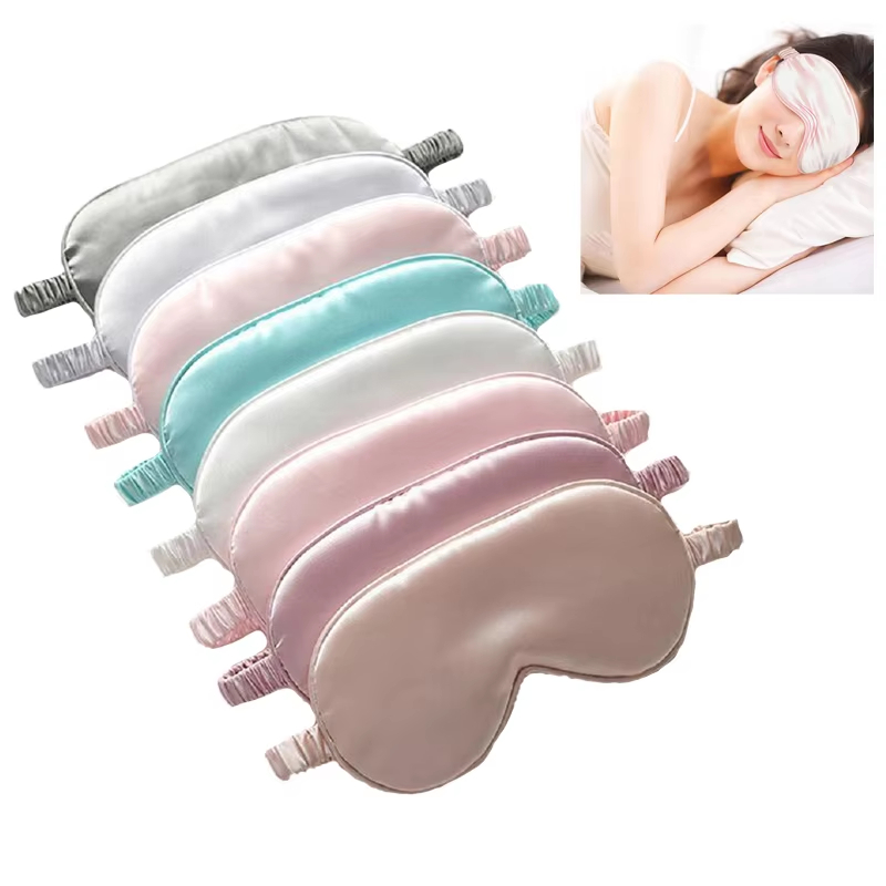 Travel Accessories Eye Mask - หน้ากากปิดตาสำหรับนอนหลับ ทำจากผ้าไหมเทียม ปิดบังแสง พกพาสะดวก ใช้ได้ระหว่างเดินทาง พักกลางวัน